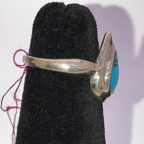 Turquoise Teardrop and Silver Ring, Size 6 1/2 - Picture 2 of 16